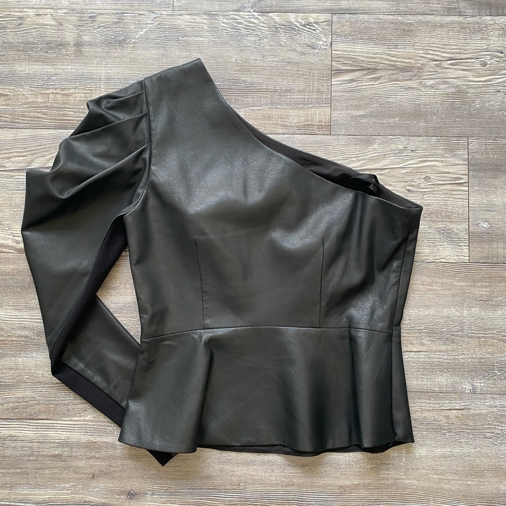 BCBGMAXAZRIA women one shoulder top , size S